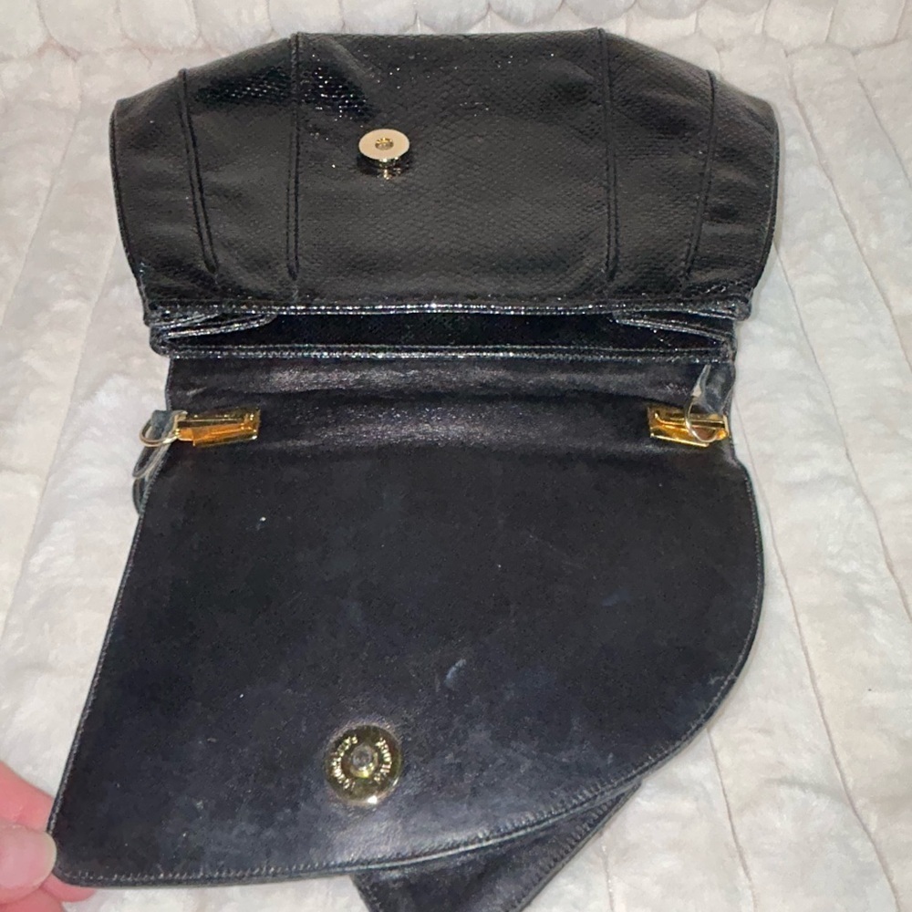 Vintage Finesse, La Model Black Crossbody Bag with Textured Leather - Picture 5 of 8